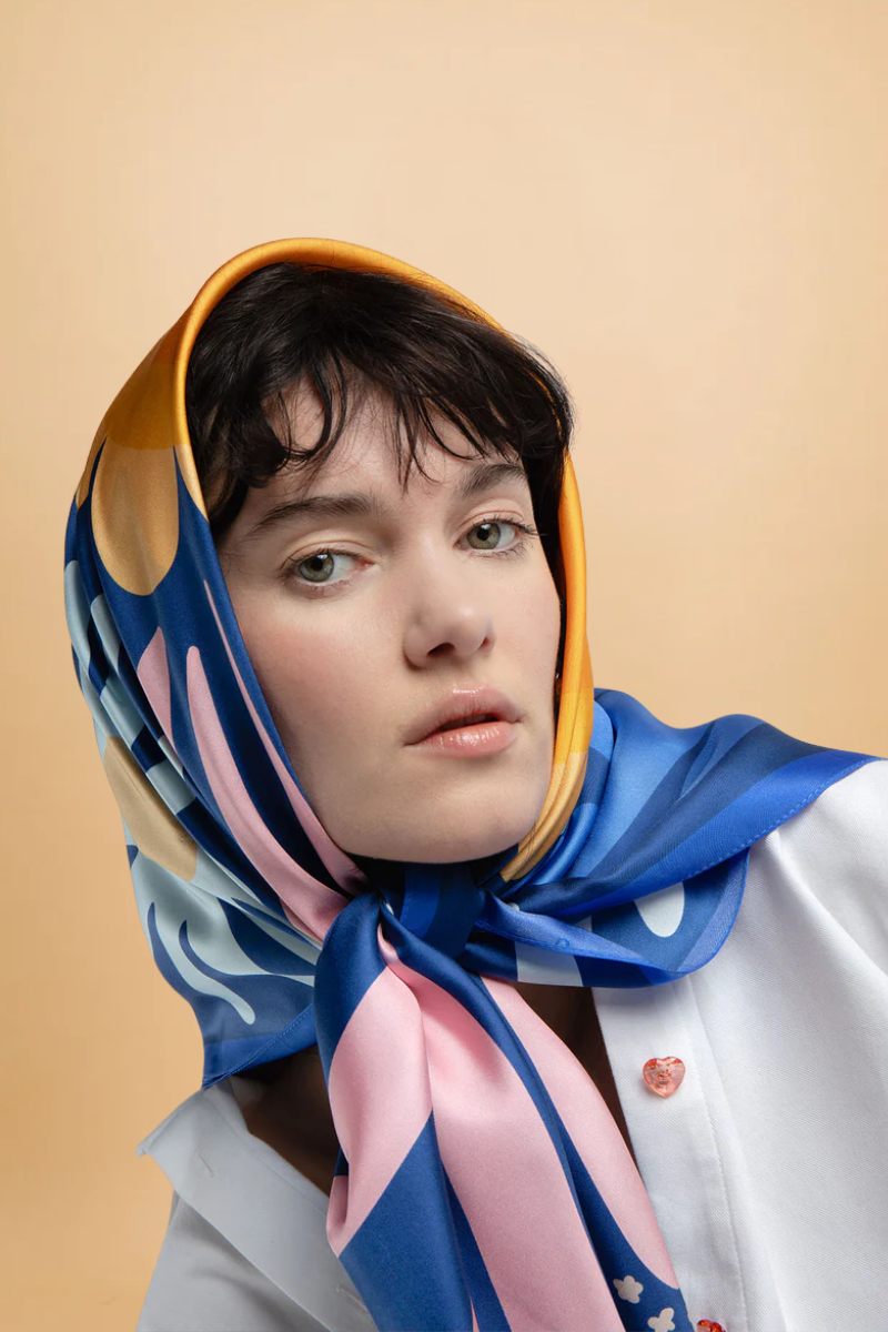 Jerry Flower Scarf 90 x 90