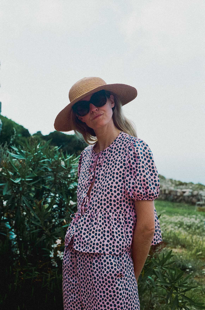 Top AIMEE flower drops