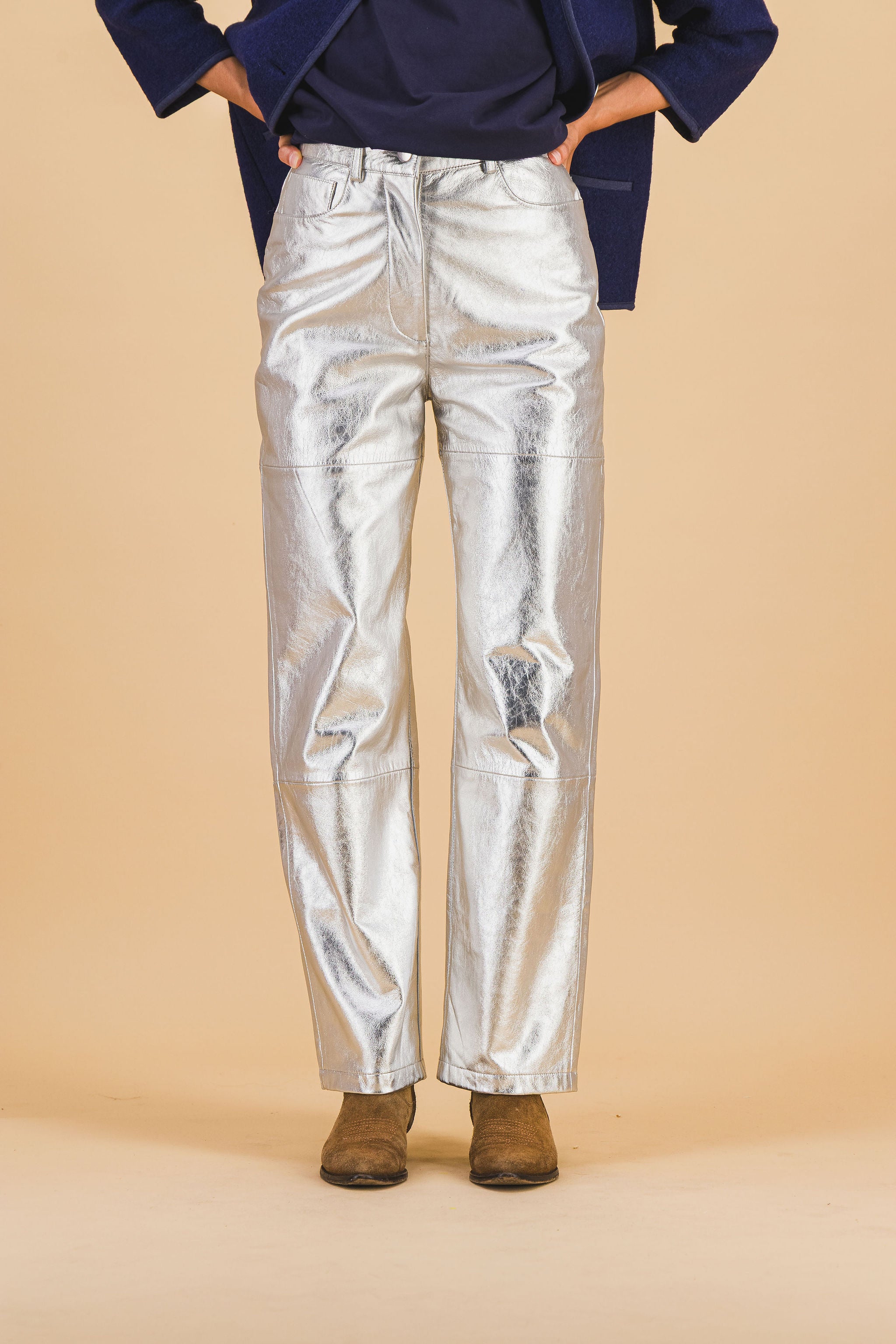 Pantalon Camille en cuir argenté