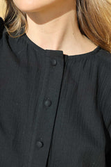 Elise Chalmin | Robe flore gaze de coton noire - détail encolure ronde